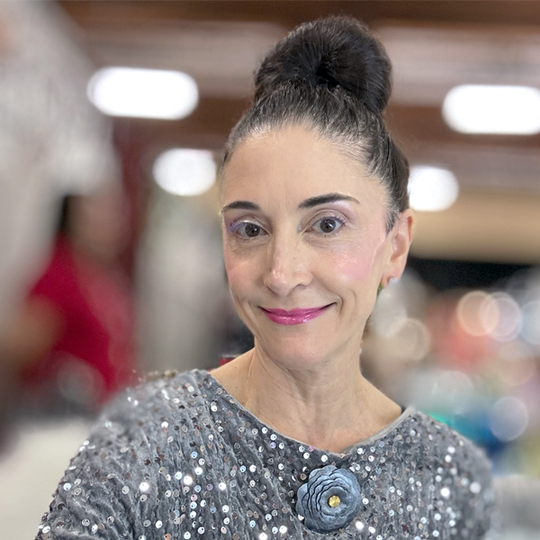 Artist Lisa Ramos wearing MONOLISA Leather Magnetic Flower Accessory at the Marin Arts & Craft Show