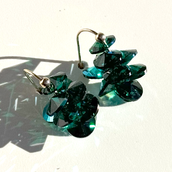 Mini Crystal Cluster Short Dangle Earrings - Emerald Color